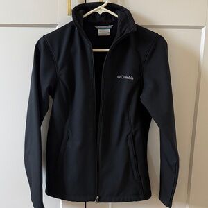 Columbia Women's Black Softshell Jacket